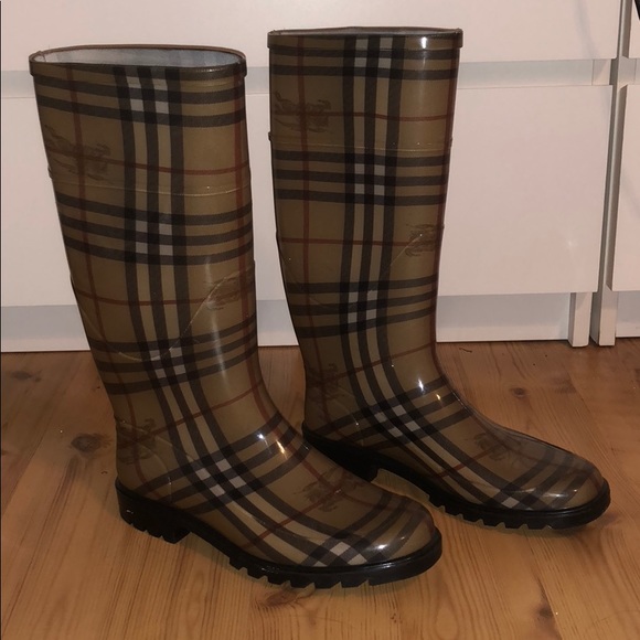 Burberry Shoes - Burberry rain boots